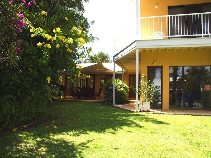 16 Mossman Ct, Noosa Heads QLD 4567