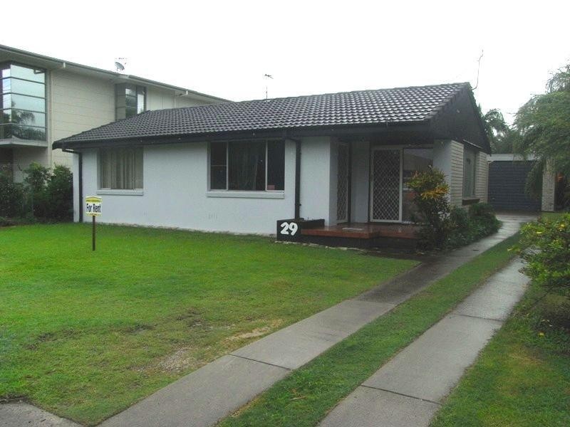 29 Thomas St, Noosaville QLD 4566