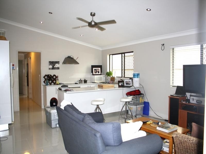 1&2, 53 Elizabeth St, Noosaville QLD 4566