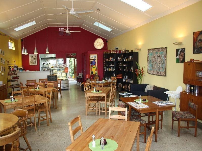 2 Memorial Avenue, Pomona QLD 4568