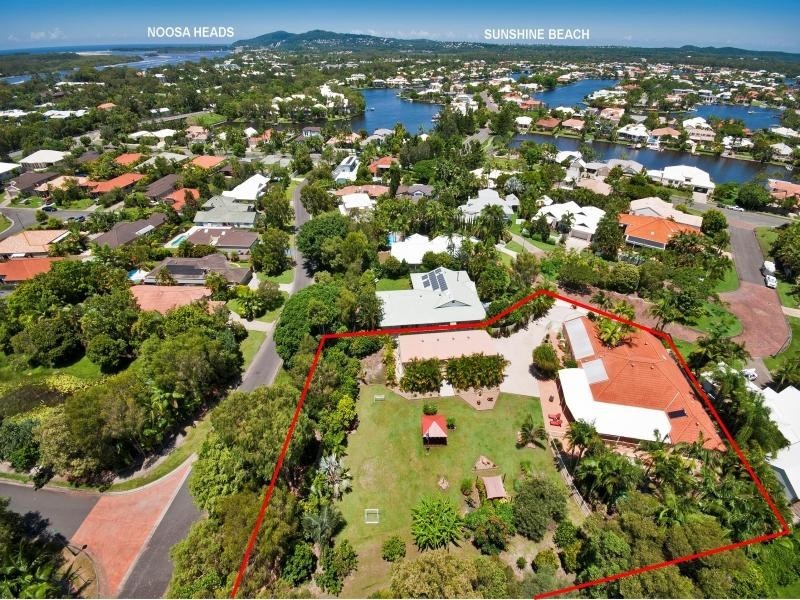9-11 Oceanmist Court, Noosa Waters QLD 4566