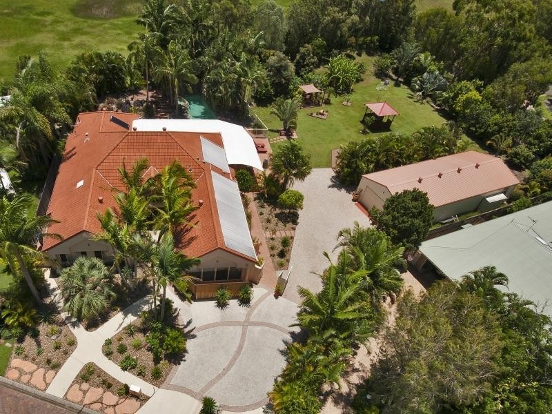 9-11 Oceanmist Court, Noosa Waters QLD 4566