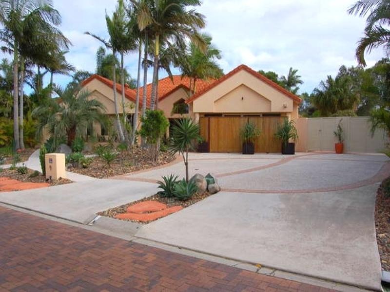9-11 Oceanmist Court, Noosa Waters QLD 4566