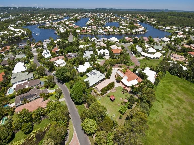 9-11 Oceanmist Court, Noosa Waters QLD 4566