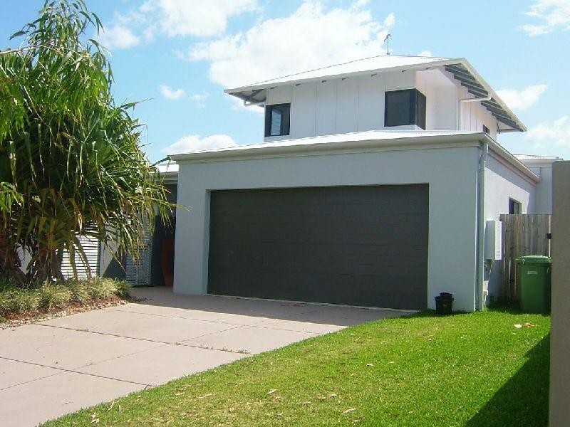 4 Regatta Cct, Noosaville QLD 4566