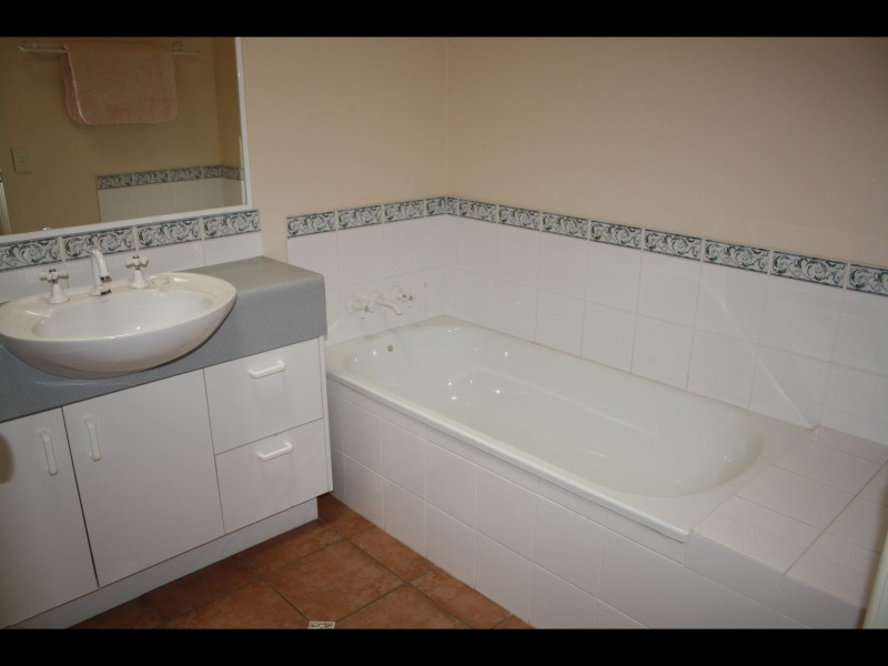 4/11 Russell St, Noosaville QLD 4566