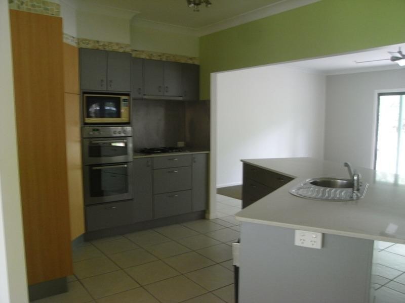 4 Cassowary Ct, Doonan QLD 4562