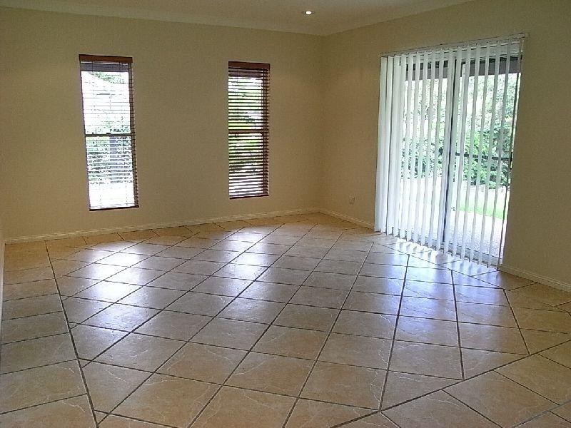 7 Lake Entrance Blvd, Noosaville QLD 4566