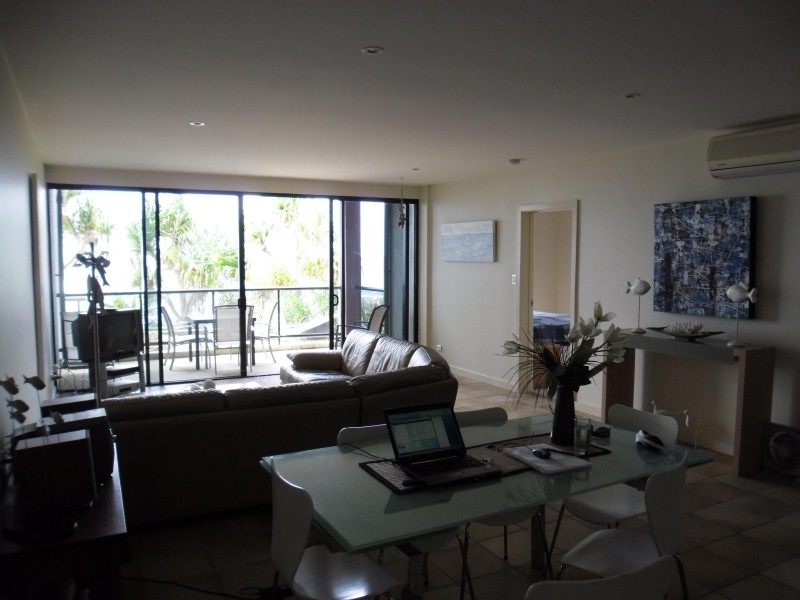 1/1-3  Tingira Crescent, Sunrise Beach QLD 4567