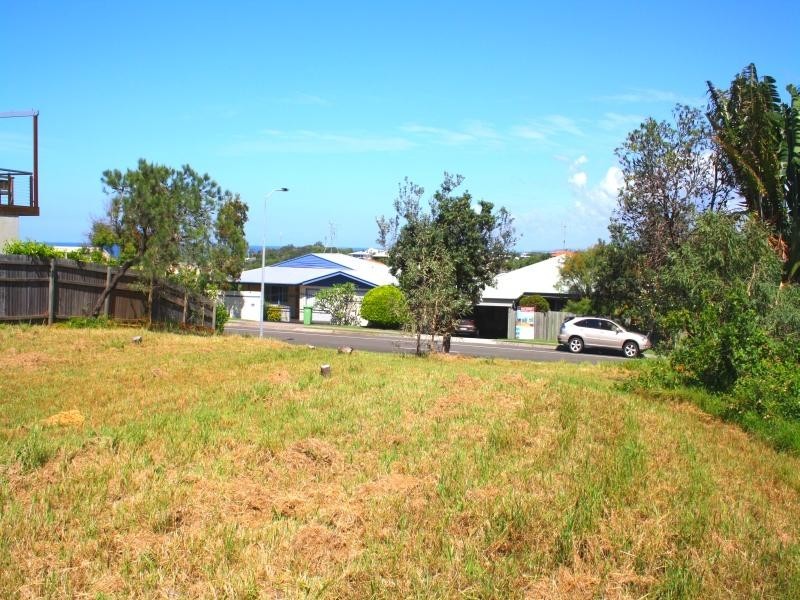 82 Orient Dve, Sunrise Beach QLD 4567
