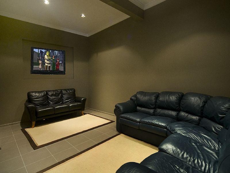 1 Ferntree Crt, Noosaville QLD 4566