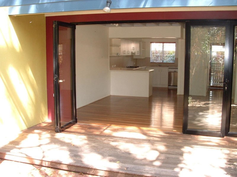 4/9 Robert Street, Noosaville QLD 4566