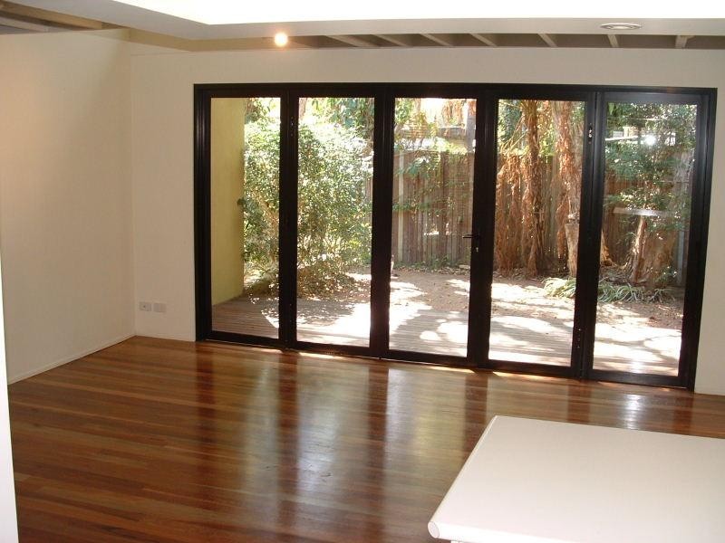 4/9 Robert Street, Noosaville QLD 4566