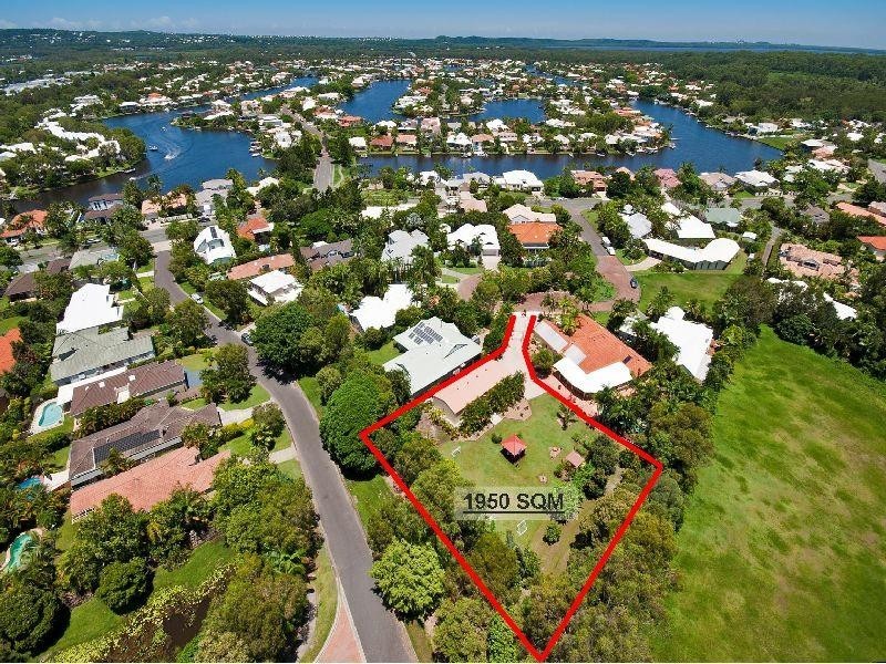 11 Oceanmist Crt, Noosa Waters QLD 4566