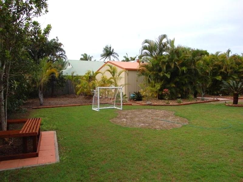 11 Oceanmist Crt, Noosa Waters QLD 4566