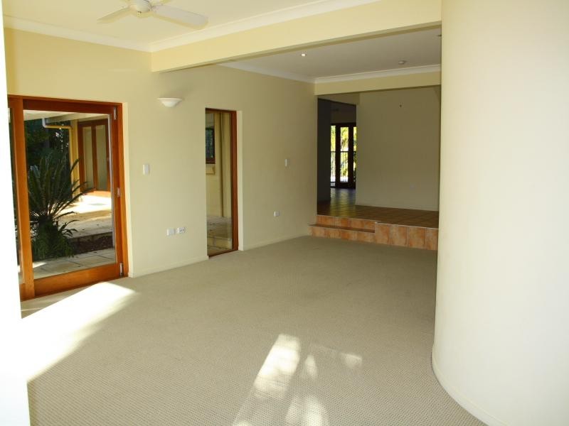 16 Mossman Crt, Noosa Heads QLD 4567