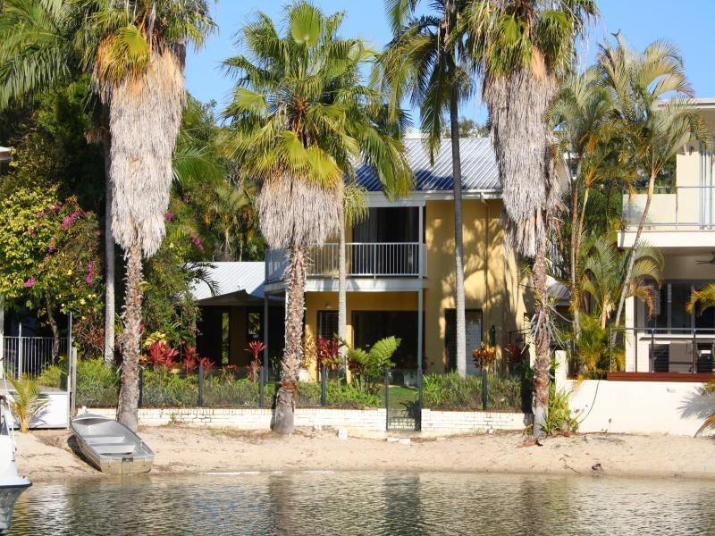 16 Mossman Crt, Noosa Heads QLD 4567