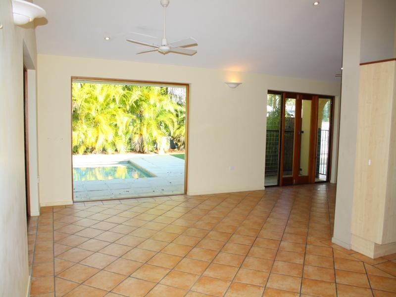 16 Mossman Crt, Noosa Heads QLD 4567