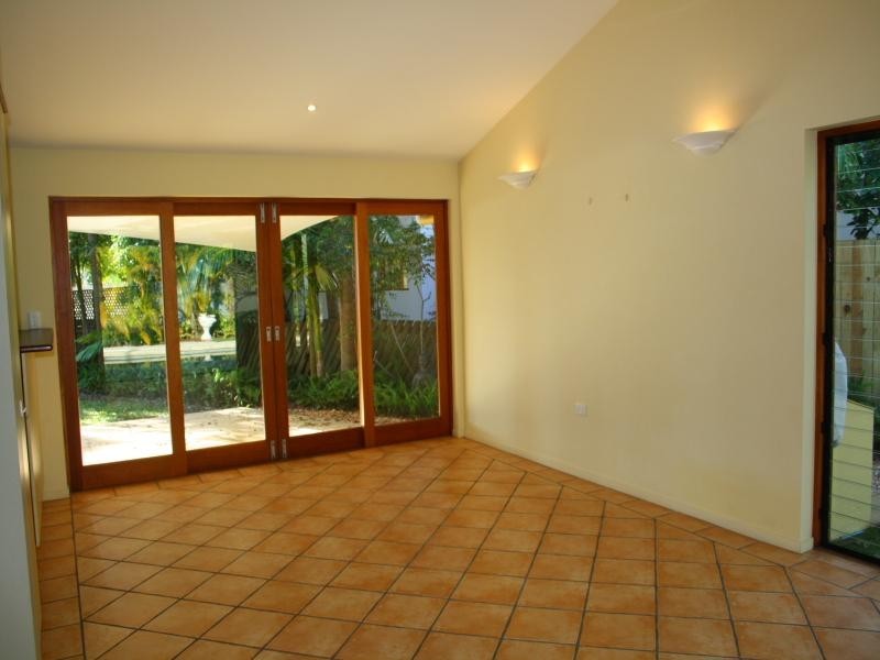 16 Mossman Crt, Noosa Heads QLD 4567