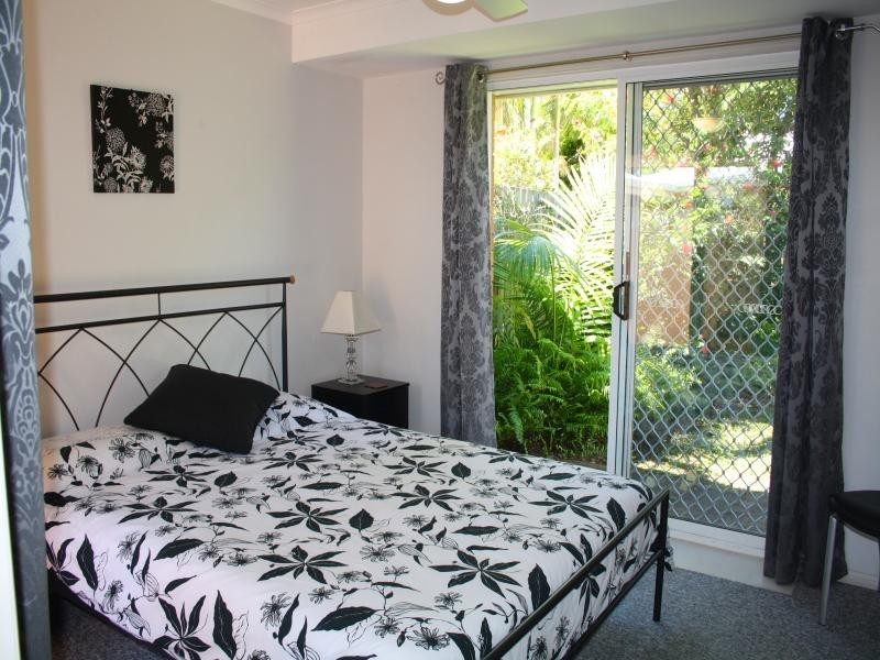 2 / 4 Stillwater Plc, Noosaville QLD 4566