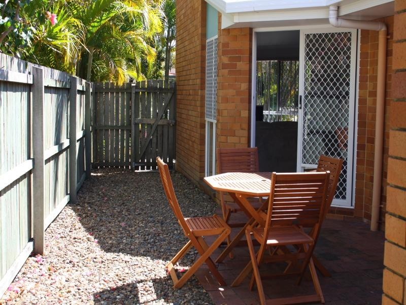 2 / 4 Stillwater Plc, Noosaville QLD 4566