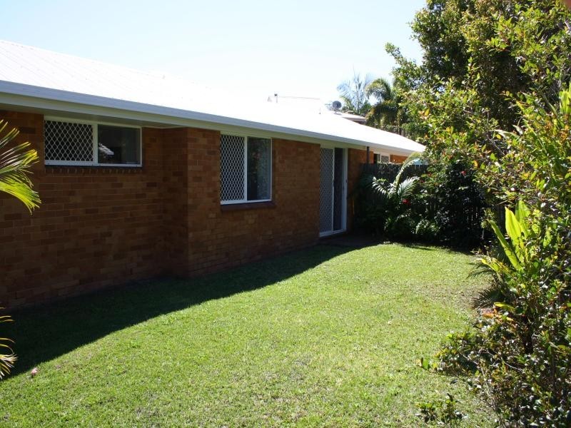 2 / 4 Stillwater Plc, Noosaville QLD 4566