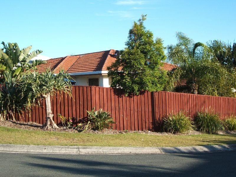 31 Southern Cross Pde, Sunrise Beach QLD 4567