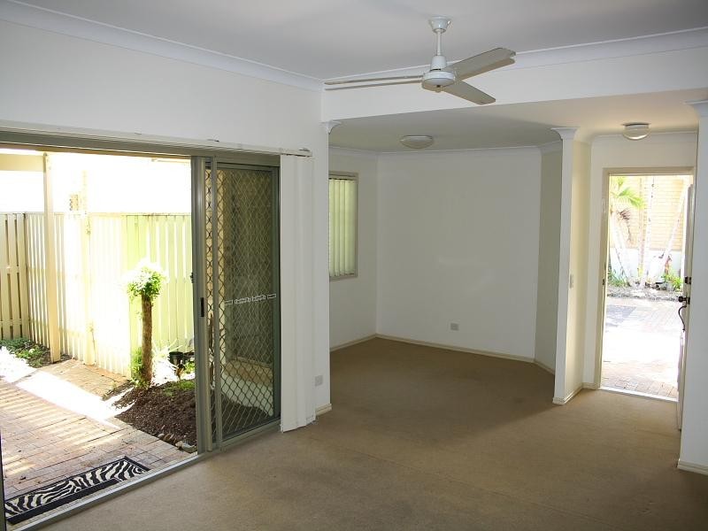 2/31 Elizabeth St, Noosaville QLD 4566