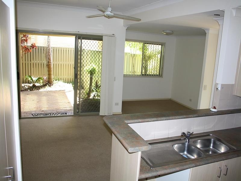 2/31 Elizabeth St, Noosaville QLD 4566