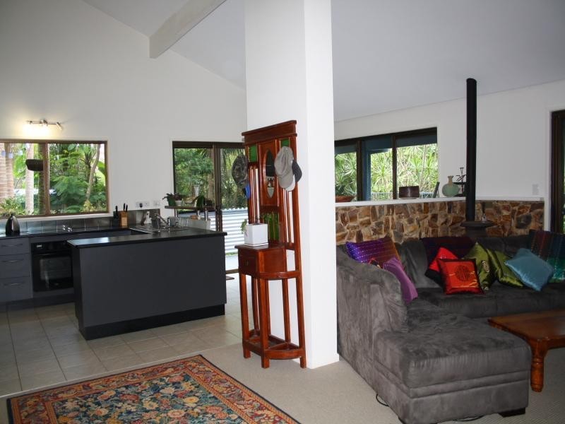 127 Sunrise Rd, Tinbeerwah QLD 4563