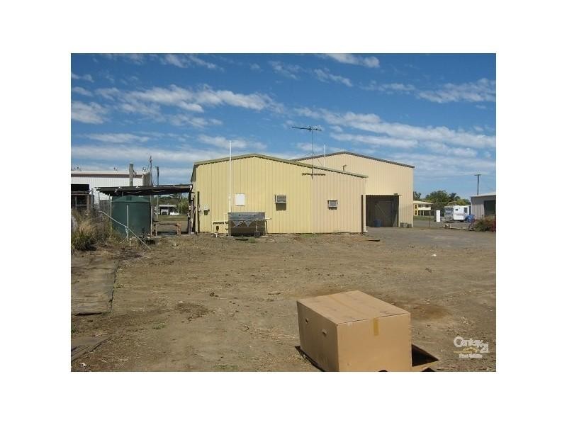 6 Wilga St, Blackwater QLD 4717