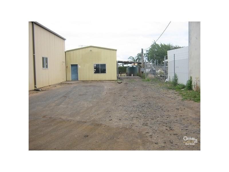 6 Wilga St, Blackwater QLD 4717