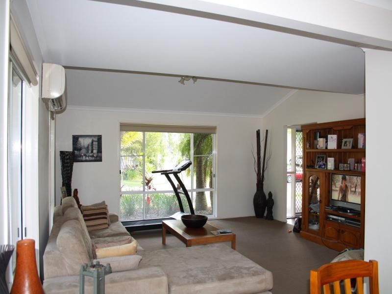 72 Lakes Entrance Blvd, Noosaville QLD 4566