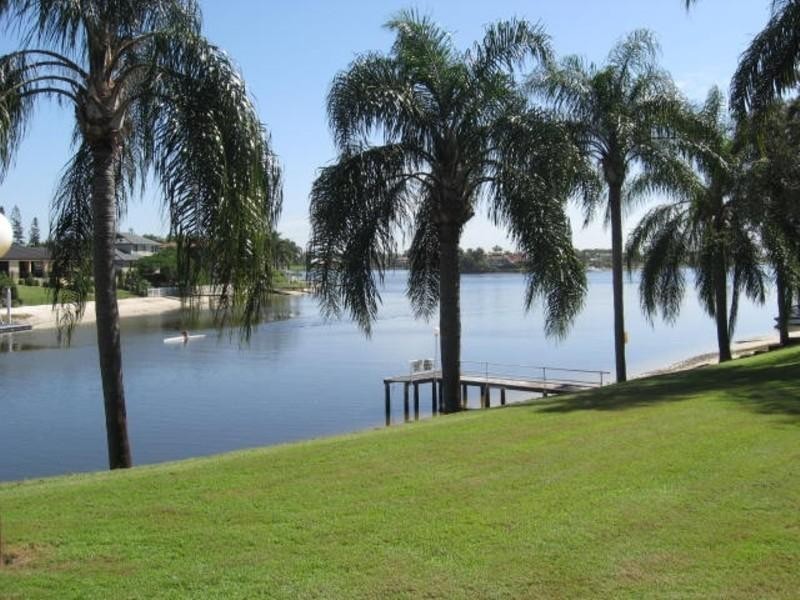 B/111 Markeri Street, Mermaid Waters QLD 4218