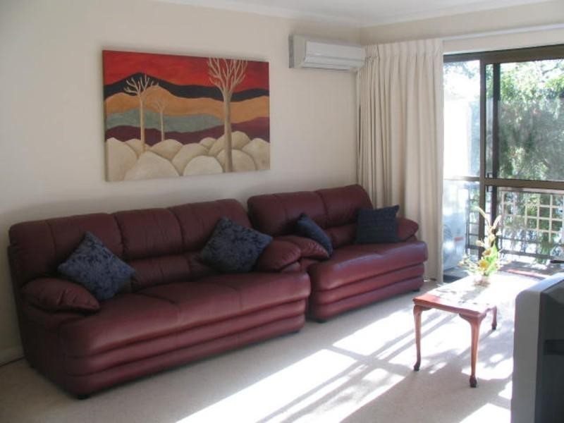 B/111 Markeri Street, Mermaid Waters QLD 4218