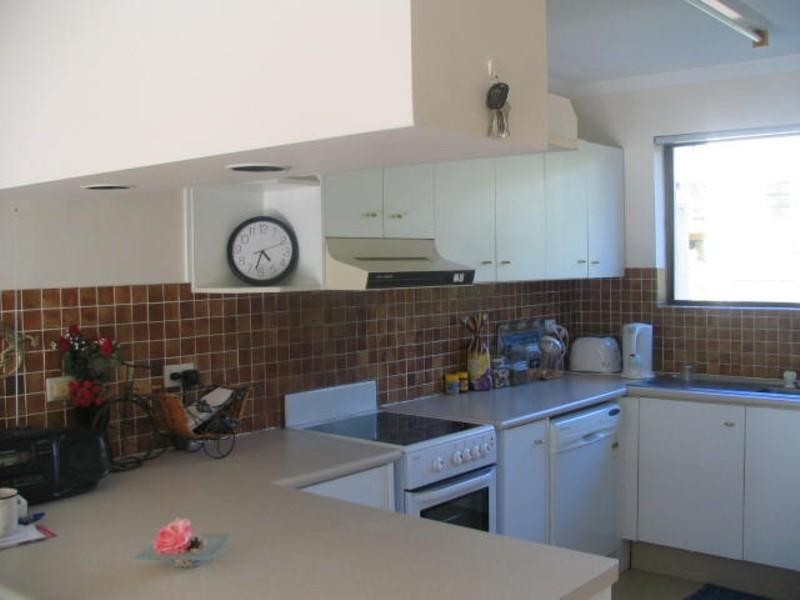 B/111 Markeri Street, Mermaid Waters QLD 4218