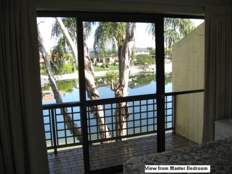 B/111 Markeri Street, Mermaid Waters QLD 4218