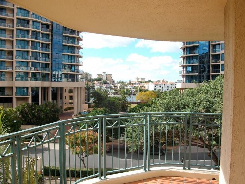 6/2 Fern St, Surfers Paradise QLD 4217