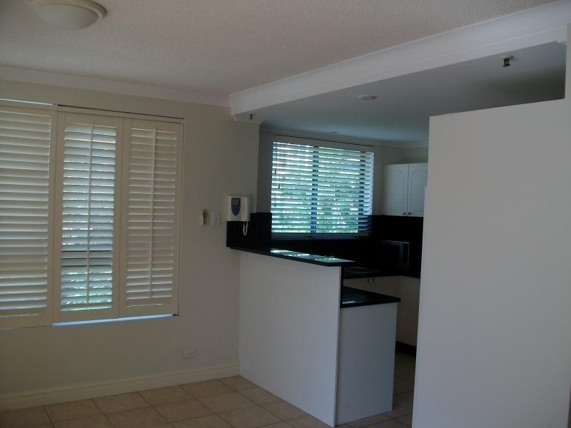 6/2 Fern St, Surfers Paradise QLD 4217