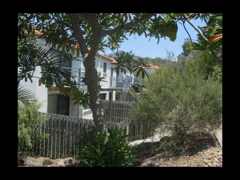 2 Studio Drive, Pacific Pines QLD 4211