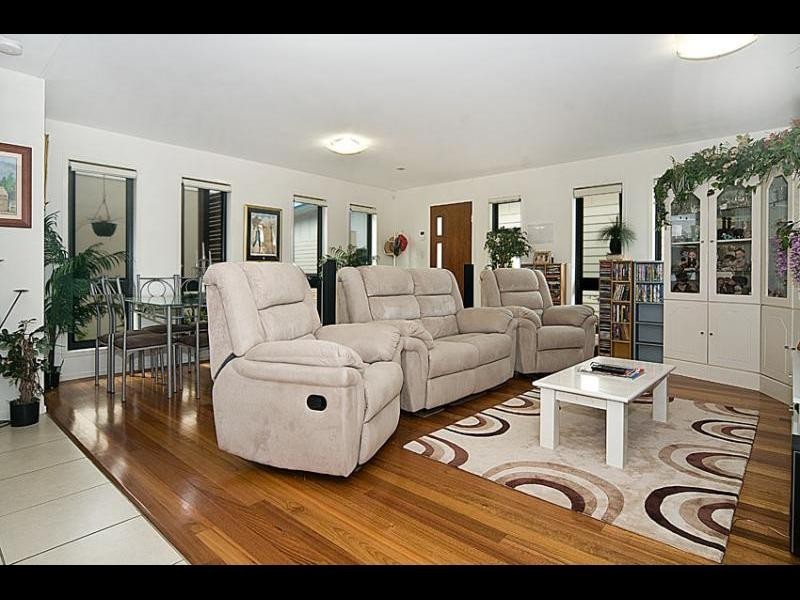 02/13 Bailey St, Collingwood Park QLD 4301