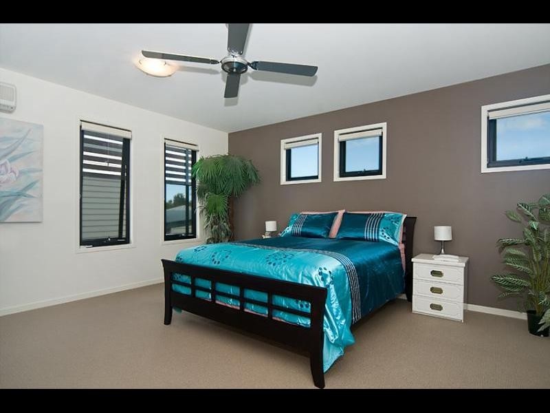 02/13 Bailey St, Collingwood Park QLD 4301