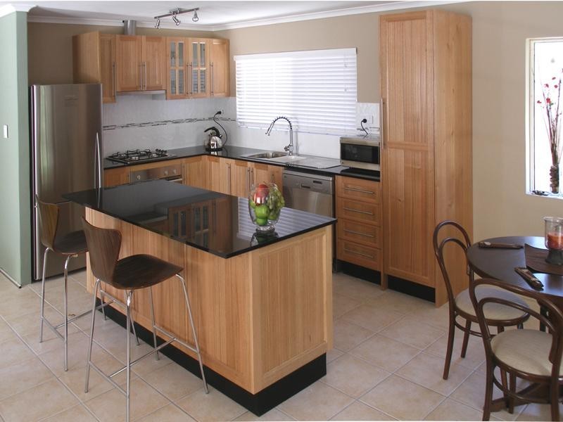 16 Palm Street, Holloways Beach QLD 4878