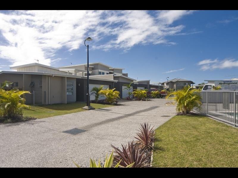 4/15 Catalina Drive, Mudjimba QLD 4564