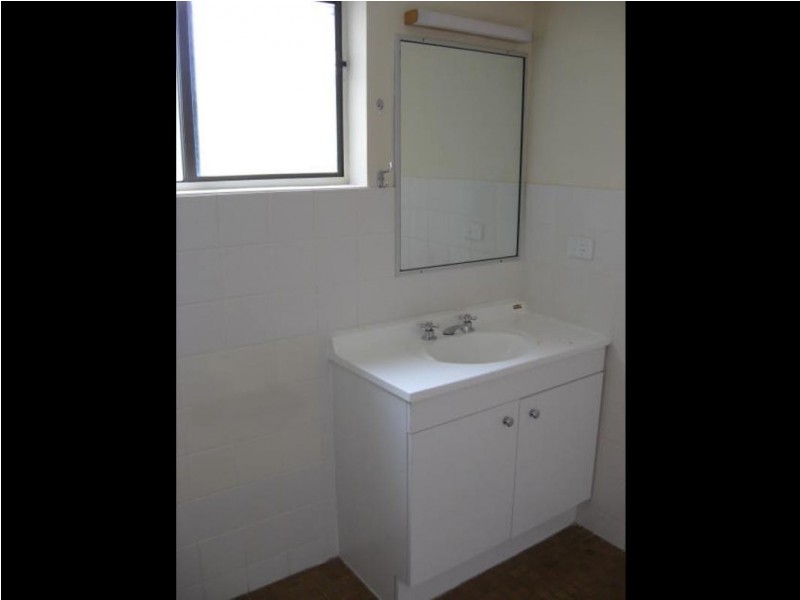 E/111 Markeri Street, Mermaid Waters QLD 4218