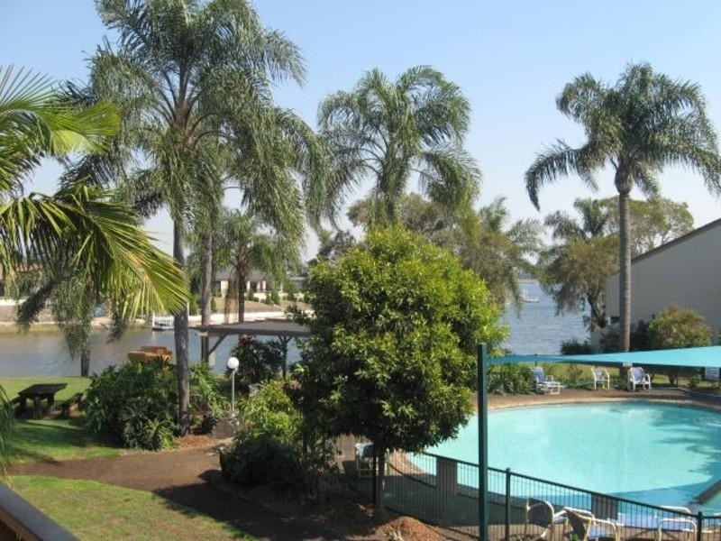 F/111 Markeri Street, Mermaid Waters QLD 4218