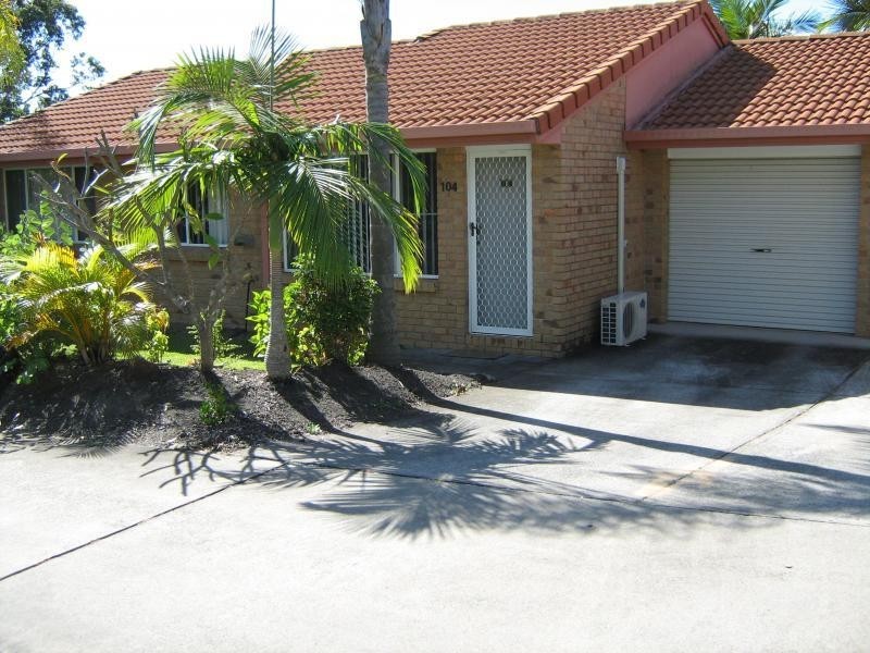 64/33-67 Edmund Rice Dr, Southport QLD 4215
