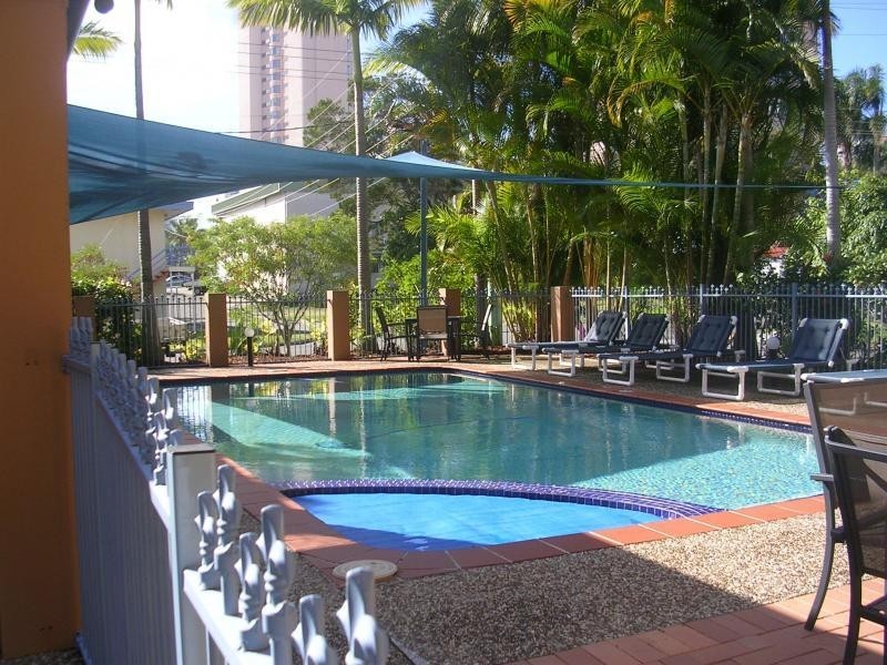 4 MONTE CARLO AVE, Broadbeach QLD 4218