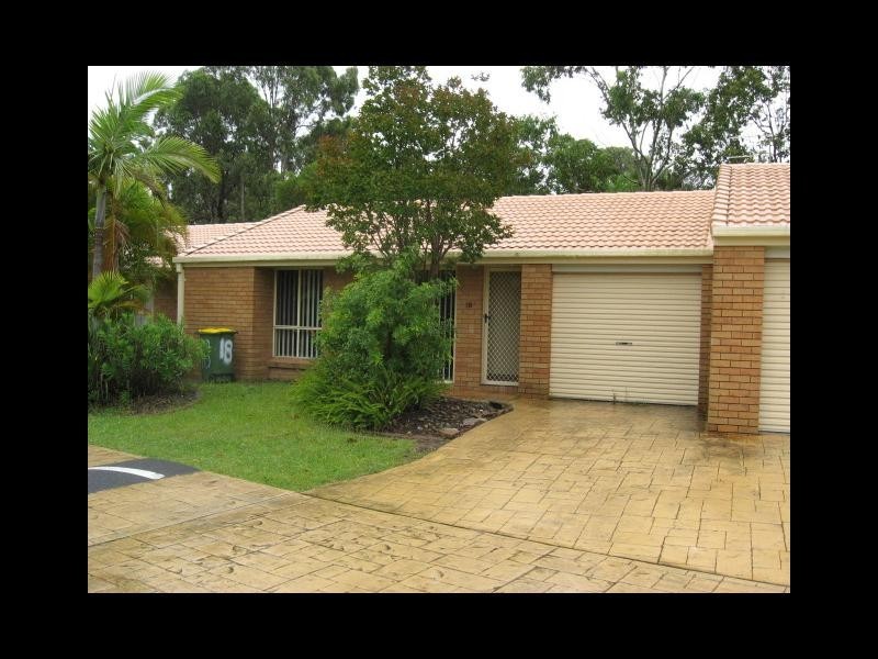 13 Birch Crt, Oxenford QLD 4210