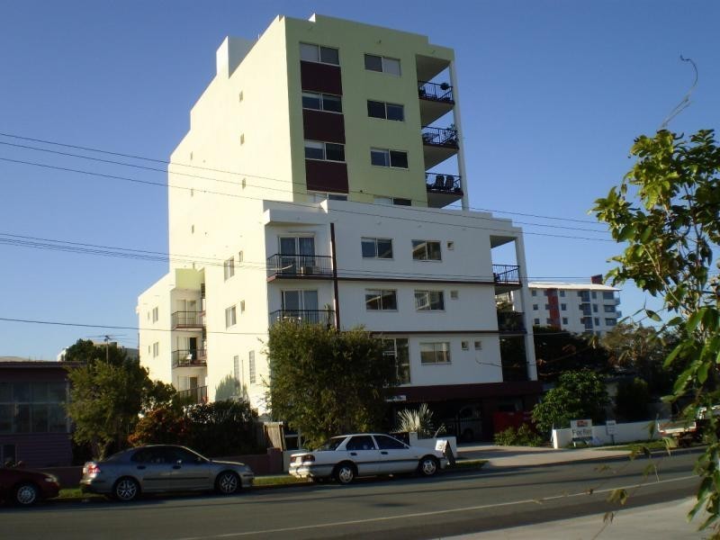 8 Bunton Street, Scarborough QLD 4020